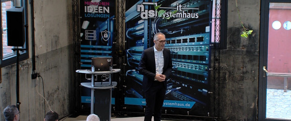 Markus Bandtel auf dem nds Cyber & AI-Summit (Quelle: RIK)